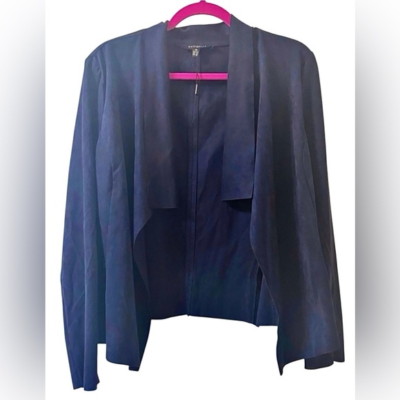 Raffinalla Jackets & Blazers - NWOT Raffinalla Faux Suede Navy Cropped Jacket